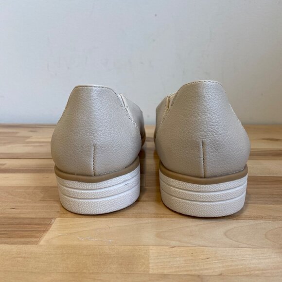 Womens Soul Naturalizer Slip-On Flats ecru Beige Comfort Shoes Size 5 vegan leat - Picture 2 of 16